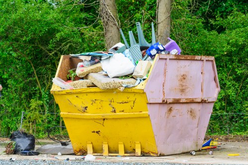 Rubbish removal team in Macleod